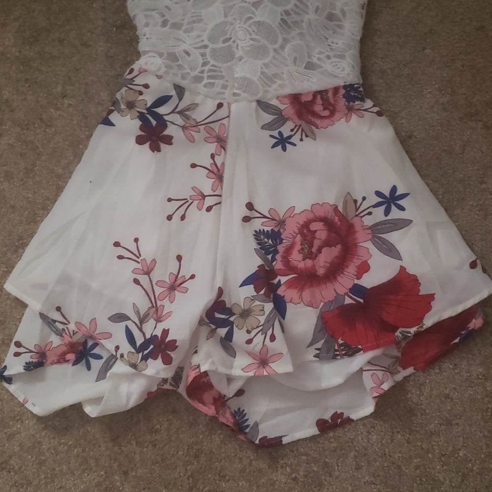 Floral Romper - Picture 3 of 4